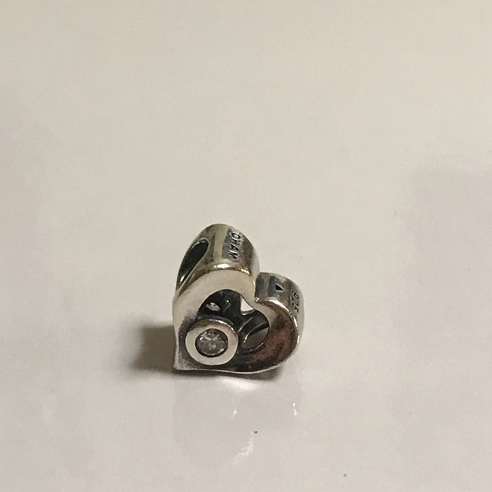 Chamile heart charm
